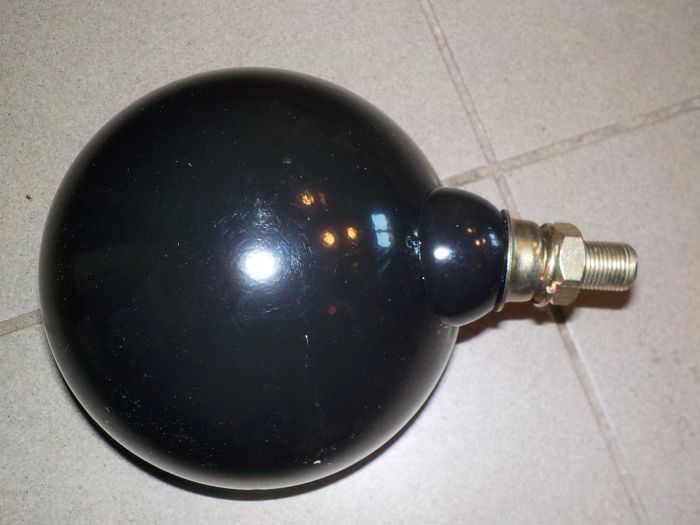 Světlomet plechový přední pravý CZ - žárovka H4