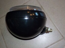 Světlomet plechový přední pravý CZ - žárovka R2