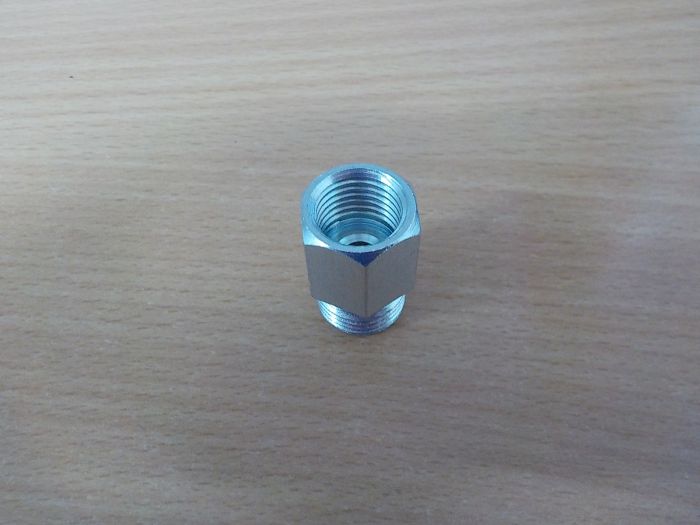 Redukce na ruční čerpadlo