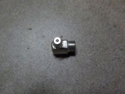 Maznička M10x1 napichovací 90 stupňů