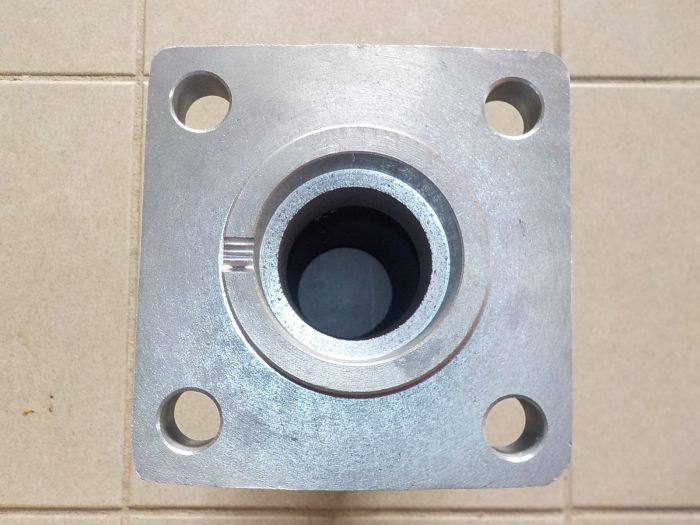 Příruba vedení kardanu C150 