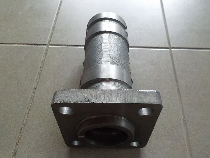 Příruba vedení kardanu C150 