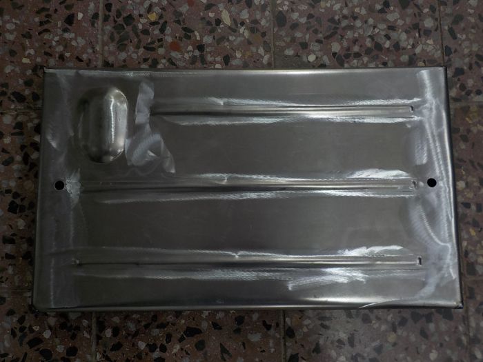 Víko skříně baterie