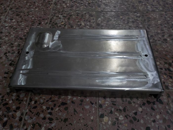 Víko skříně baterie