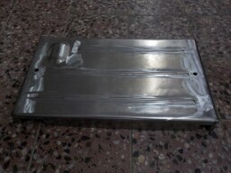 Víko skříně baterie