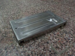 Víko skříně baterie