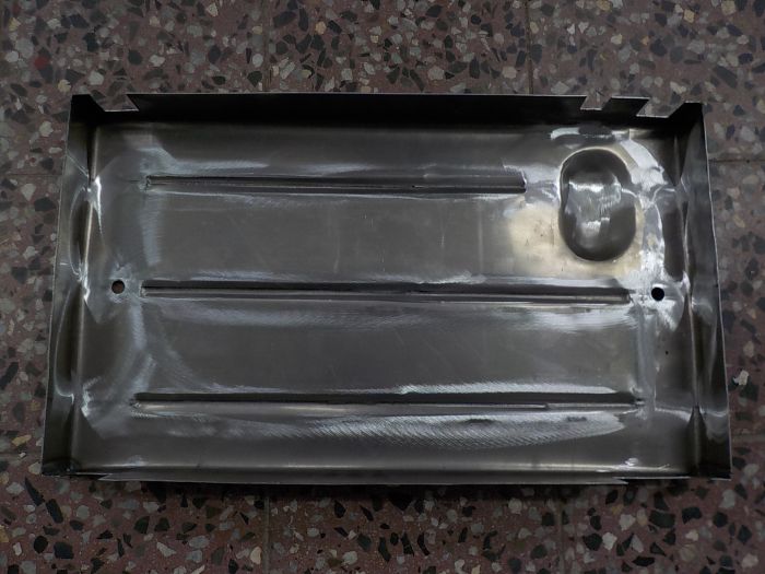 Víko skříně baterie