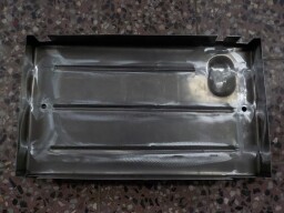 Víko skříně baterie