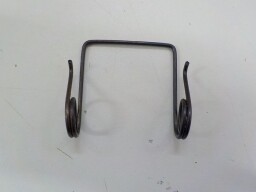 Napínací pružina spojky slabší