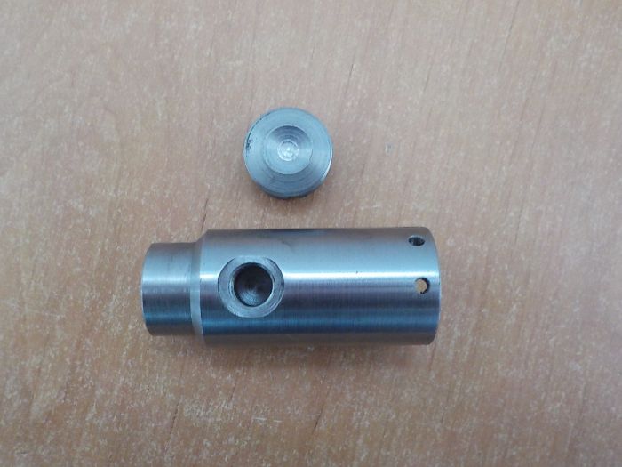 Lůžko kulového čepu s maticí