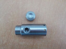 Lůžko kulového čepu s maticí