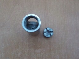 Lůžko kulového čepu s maticí