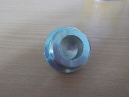 Vypouštěcí zátka motoru, převodovky, hydrauliky