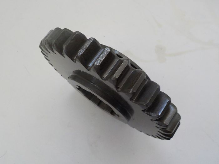 Přesuvné kolo I. a zpětné rychlosti 33 zubů