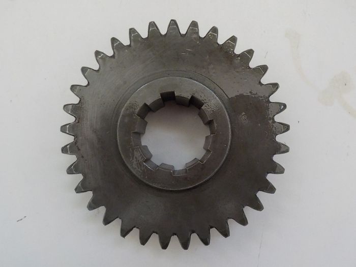 Přesuvné kolo I. a zpětné rychlosti 33 zubů