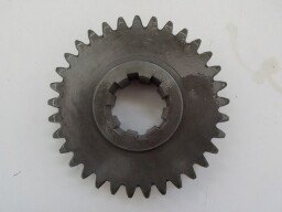 Přesuvné kolo I. a zpětné rychlosti 33 zubů