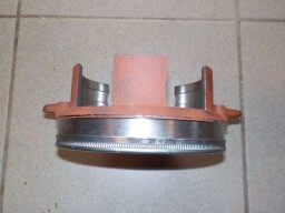 Vypínací ložisko náhonu s objímkou - české