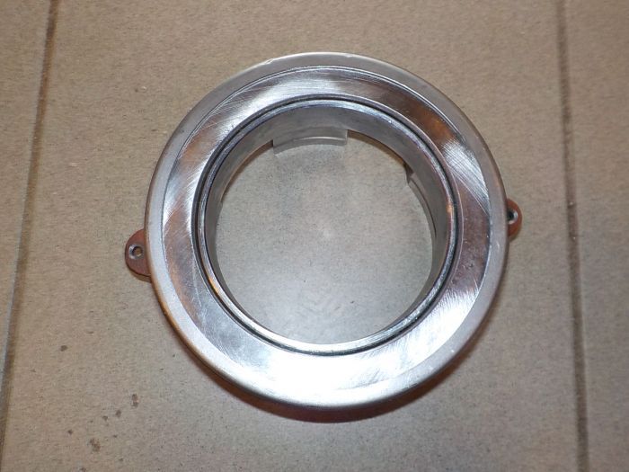 Vypínací ložisko náhonu s objímkou - české