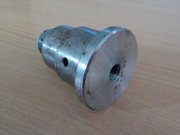 Středový spojovací čep