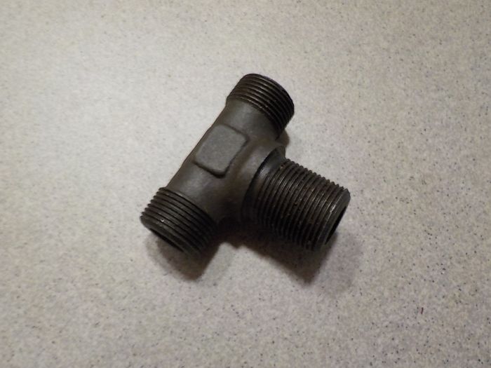 Spojka tvar T závit M22x1,5