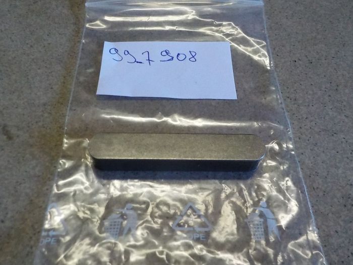 Pero řemenice motoru 9x8x56