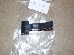 Západka zadního okna kabiny