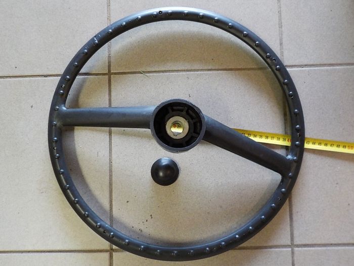 Volant nízký dvouramenný 