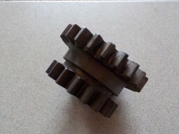 Dvojkolo reverzu 17/22 zubů