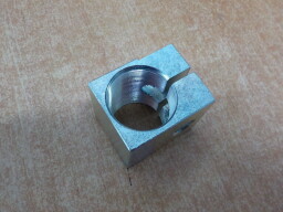 Objímka spojovací tyče