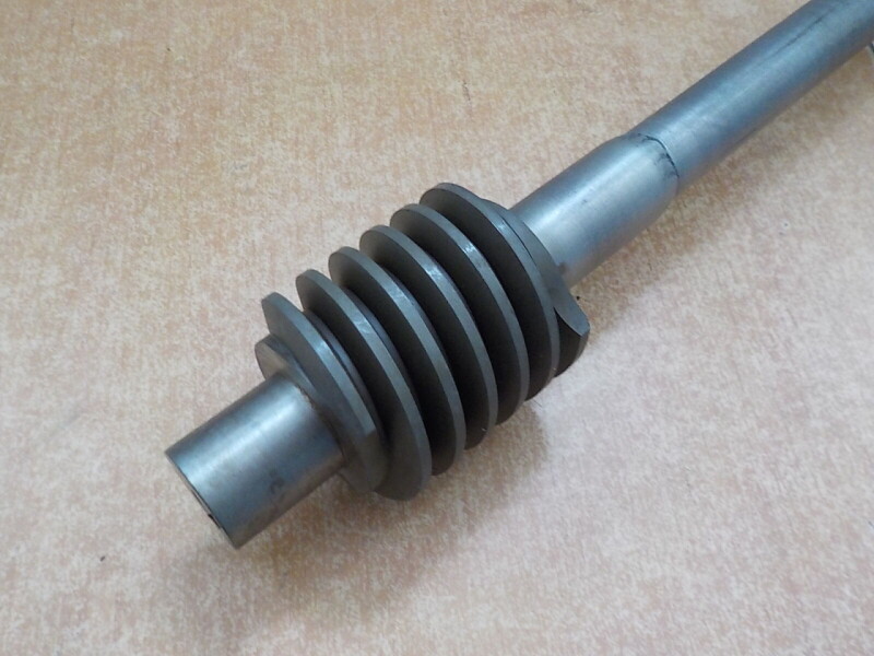 Tyč řízení se šnekem