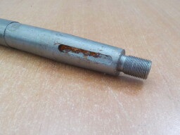 Tyč řízení se šnekem