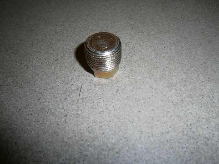 Zátka vodního čerpadla  - závit M22 s konusem