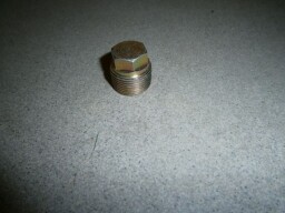 Zátka vodního čerpadla  - závit M22 s konusem