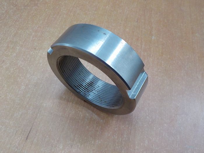 Stavěcí matice brzového bubnu levá