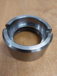 Stavěcí matice brzdového bubnu pravá