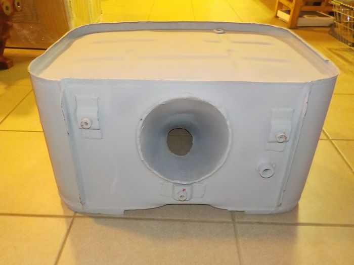 Palivová nádrž bez nalévacího uzávěru 