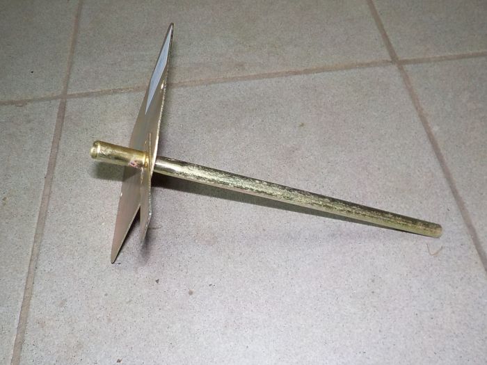 Boční víčko s trubkou