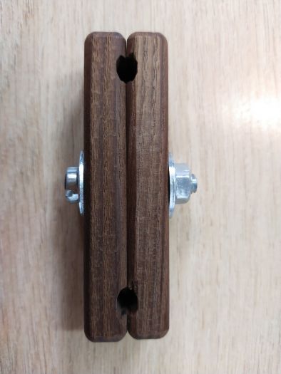 Držák palivových trubek