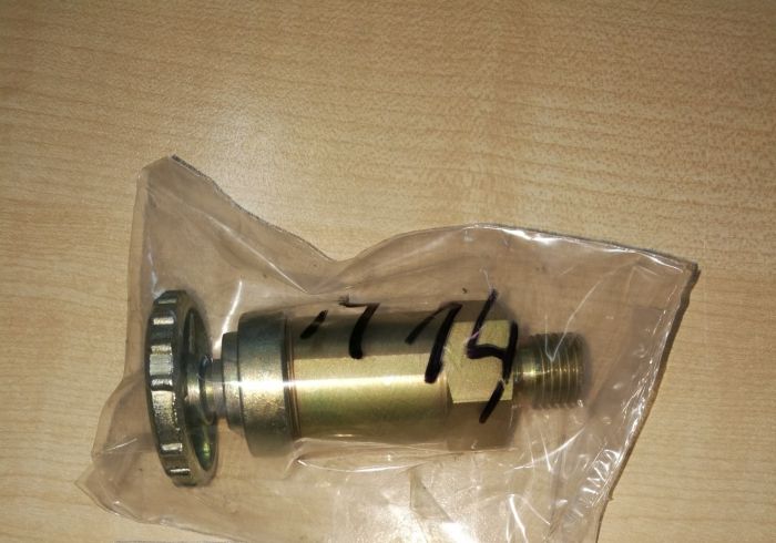 Ruční čerpadlo kov - závit M14 české  