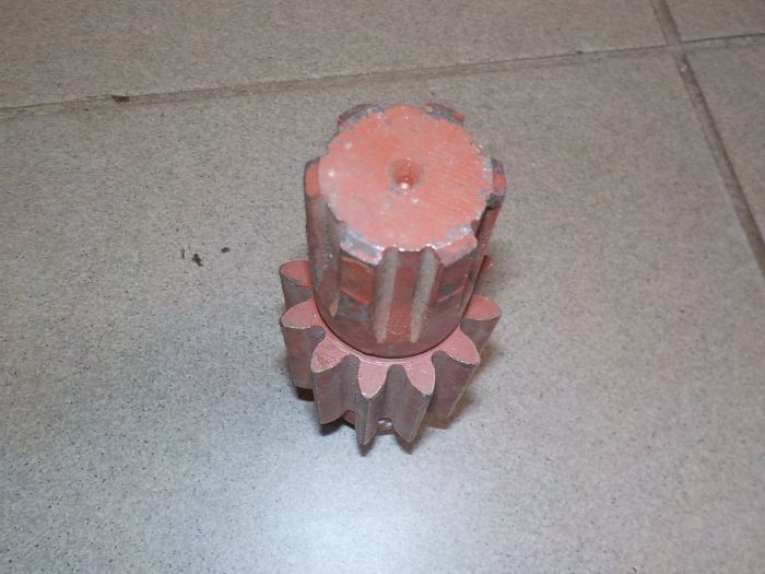 Pastorek diferenciálu 12 zubů