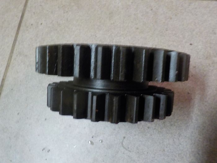 Přesuvné kolo 2.a 3. rychlosti Z4011 české