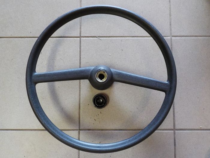 Volant nízký dvouramenný 