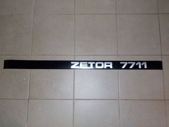 Nápis Zetor 7711 pravý 