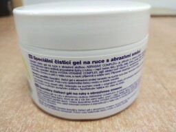 Speciální čisticí gel na ruce s abrazivní směsí