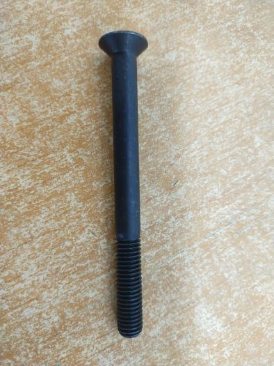 Šroub krytu hlavy motoru