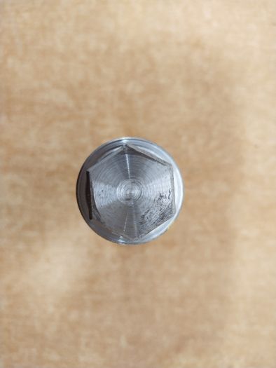 Šroub zadního náboje M20x1,5x110