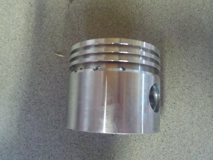 Píst kompresoru průměr 65 mm 