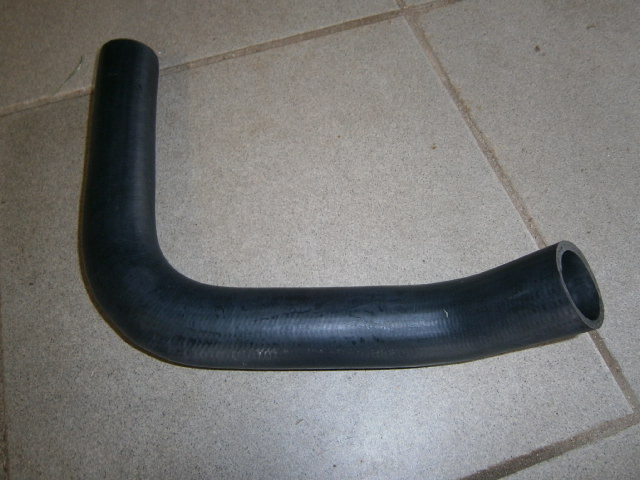 Hadice spodní od chladiče k vodnímu čerpadlu - tvar S - 951306, 55011310