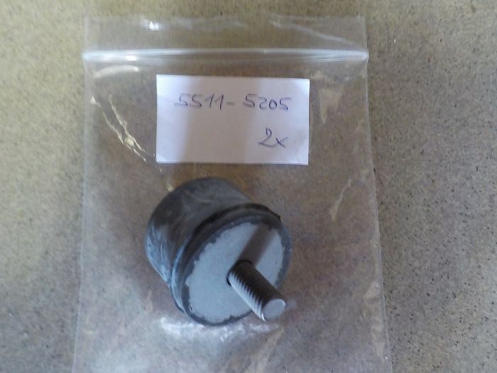 Silentblok pod chladič