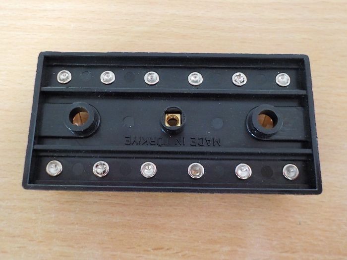 Pojistková skříňka 6 pólová